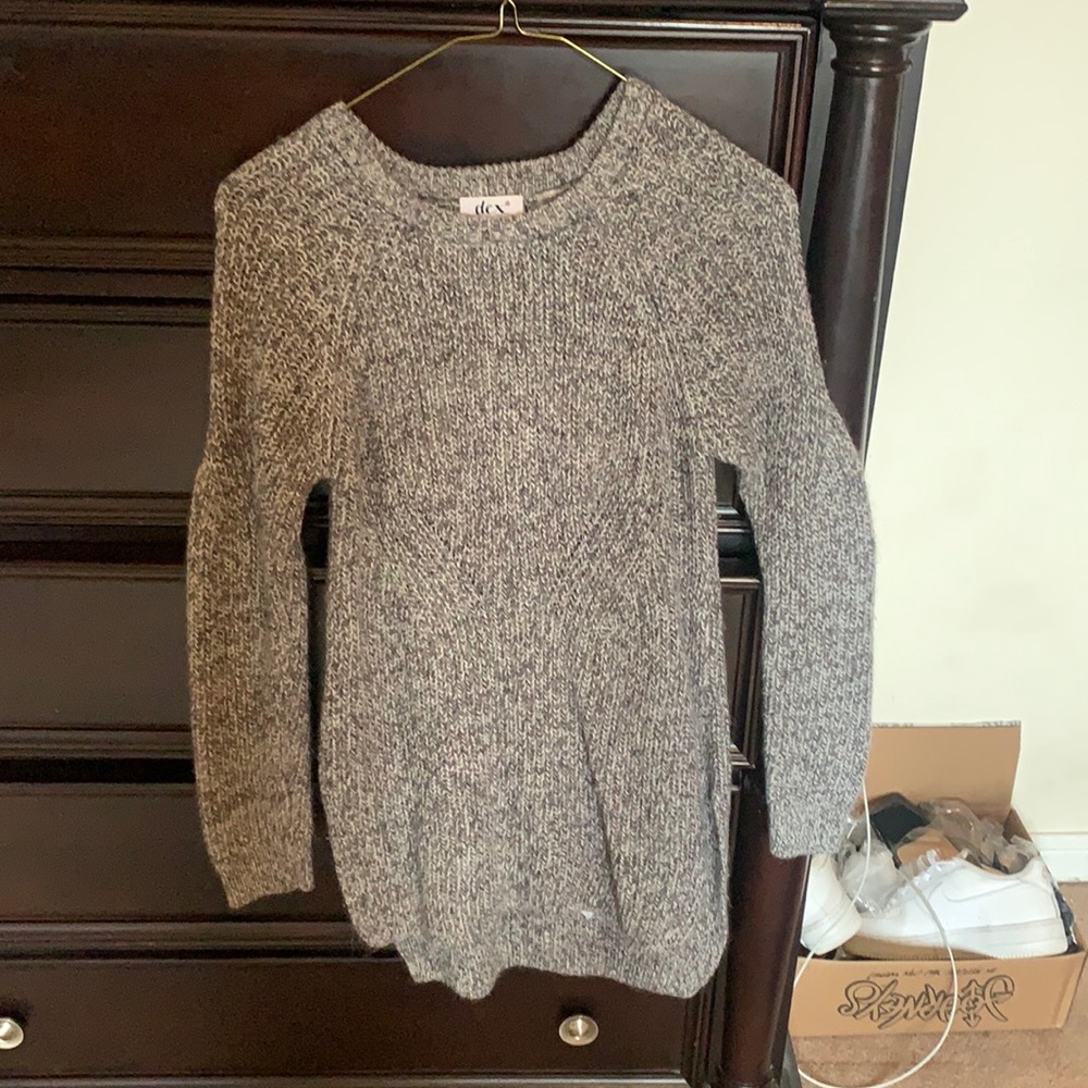 Grey cotton long sleeve sweater